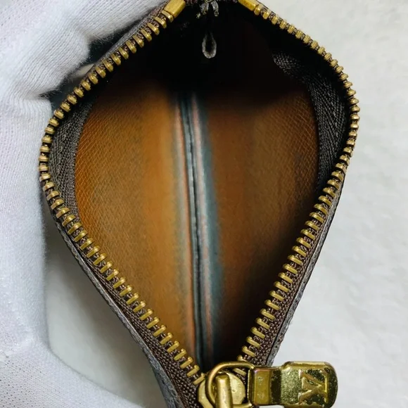 ❌❌SOLD❌❌100% Authentic Louis Vuitton Key Cles. - Picture 10 of 16